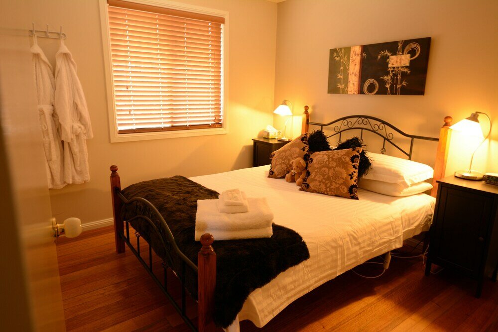 Фото Emaroo Cottages Broken Hill