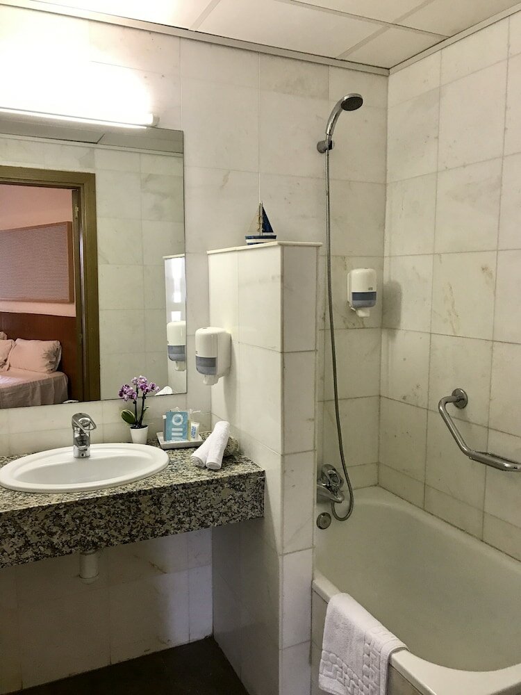 Фото Hotel La Caleta de Tamariu