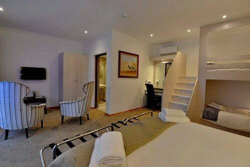 Гостиница Val du Charron Guest House & Wine Estate