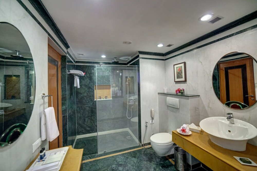 Фото Ramada by Wyndham Udaipur Resort and SPA