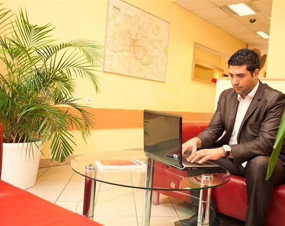 Фото Hotel Charles Central