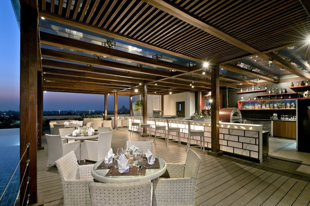 Фото Taj Hotel & Convention Centre, Agra