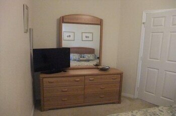 Фото 4br, 3ba T/home W Screened-in Heated Pool 4 Bedroom Townhouse by Redawning