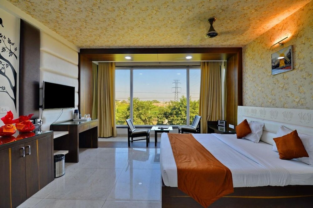 Фото Hotel Tilak