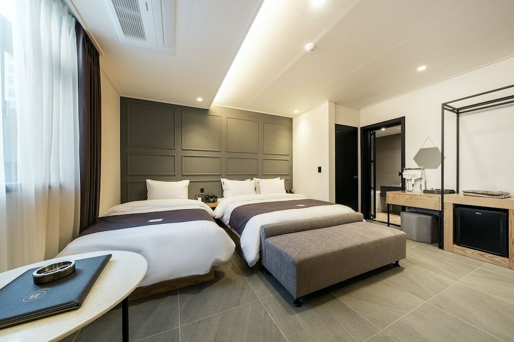 Фото Brown Dot Hotel Suwon