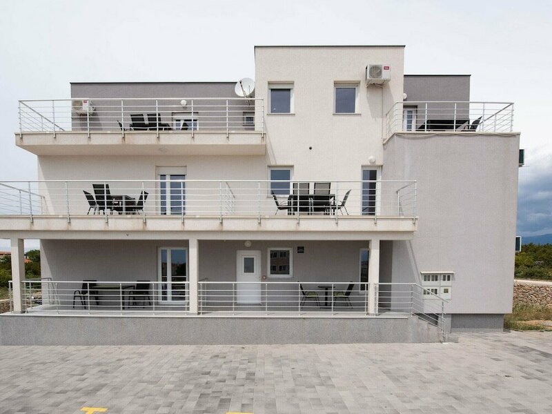 Гостиница Lovely Apartment in Novalja near Sea Beach & Town Center