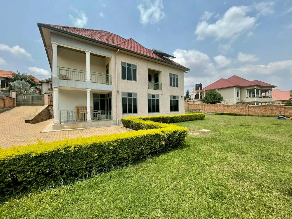 Hotel Standard Queen Bedroom Akagera Myplace, Kigali, photo
