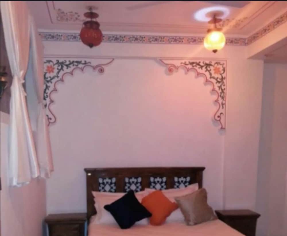 Фото Hotel Dhola Ghat Haweli