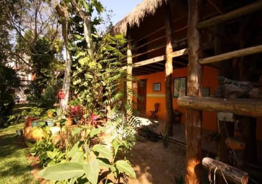 Фото Esduma Iguanas Hotel Playa del Carmen