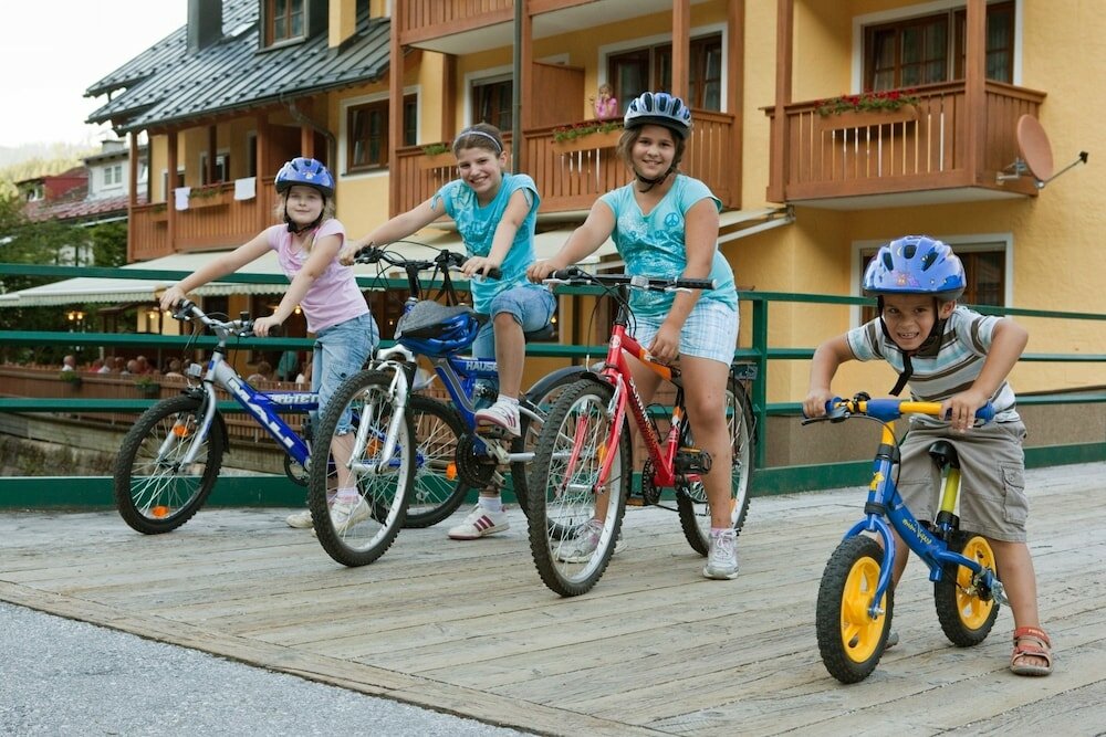 Фото Sporthotel Dachstein West