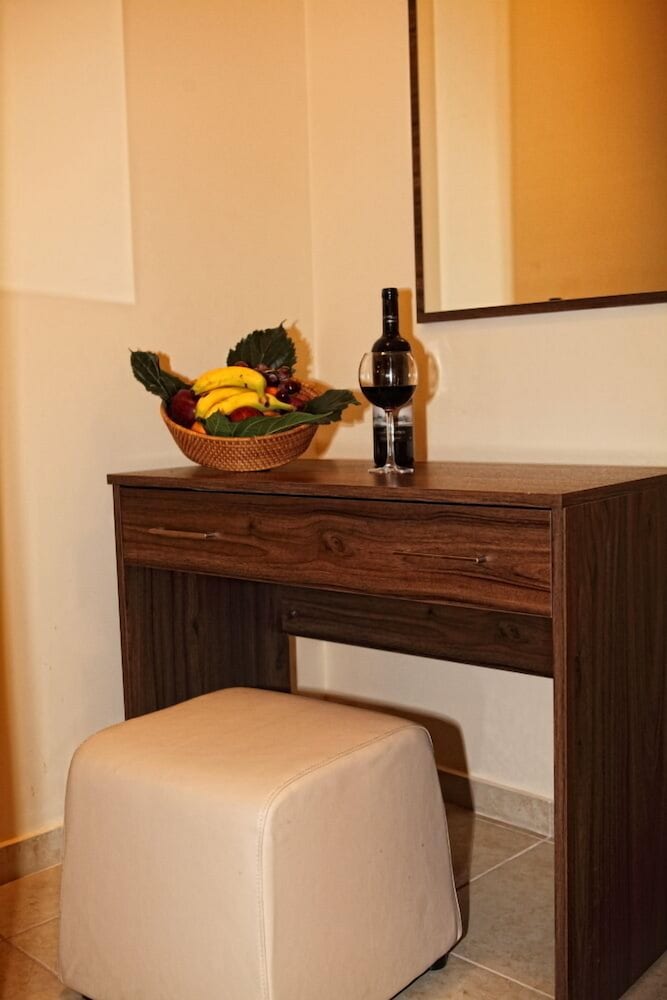 Фото Niriides Beach Hotel