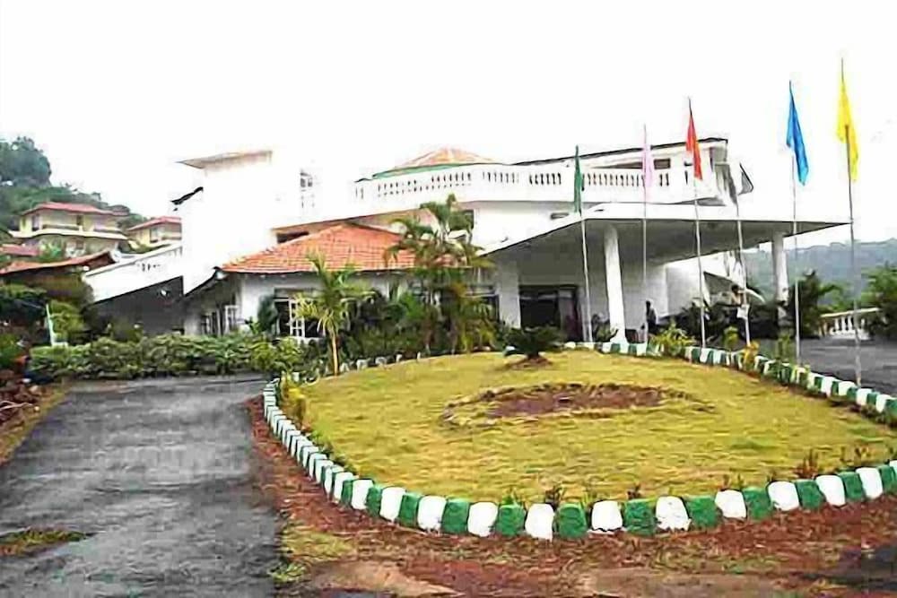 Фото Indismart Woodbourne Resort