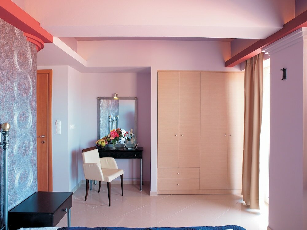 Фото Niriides Beach Hotel