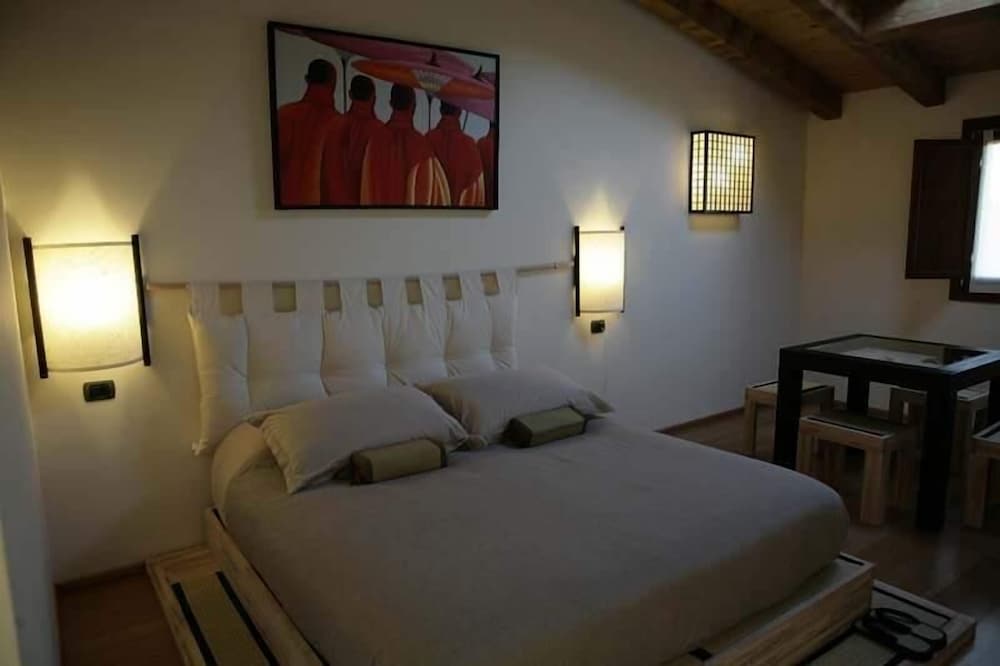 Фото Otto Ducati d'Oro