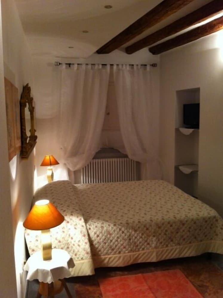 Фото La Castellana