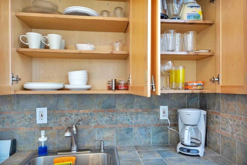 Фото Charming Studio With Bath, Free Parking, Hollywood