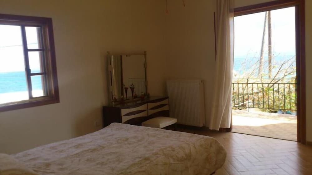 Фото Villa Anastasia Beach Front