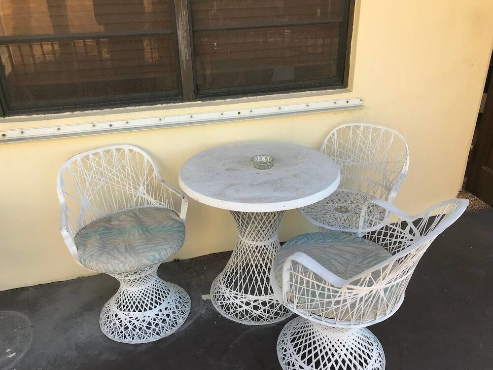 Фото Charming Studio With Bath, Free Parking, Hollywood