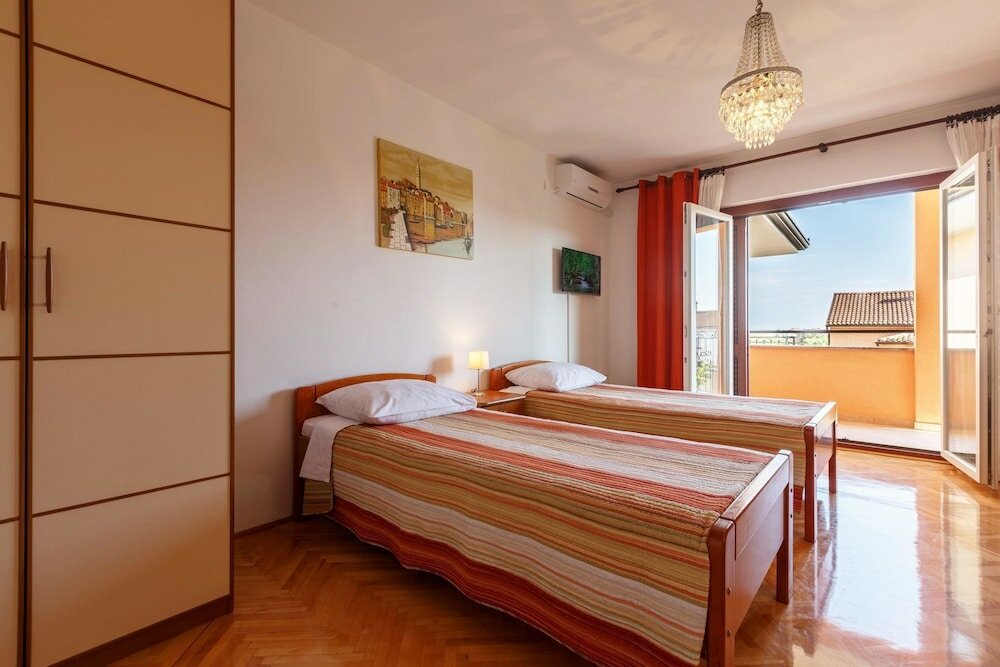 Фото Villa Nina Apartments