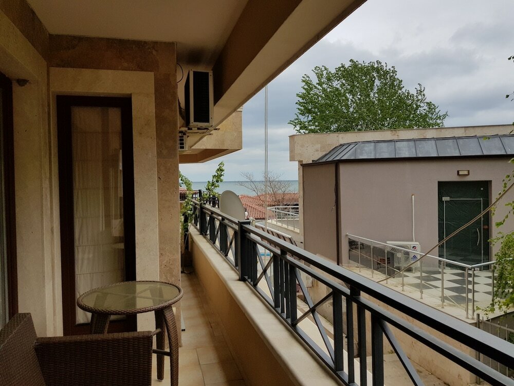 Фото 1-st Line Izvora Hotel Golden Sands