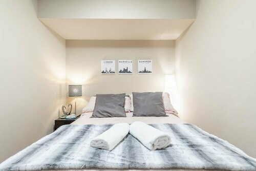 Гостиница Stylish Suite in Downtown Toronto в Торонто
