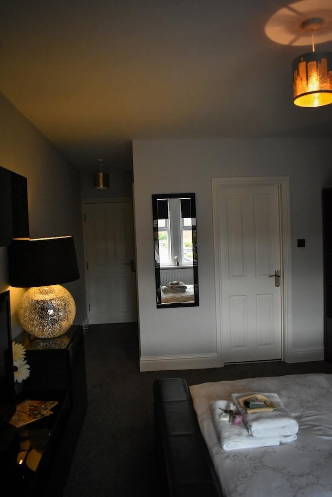 Фото Tlc Exmouth Bed and Breakfast