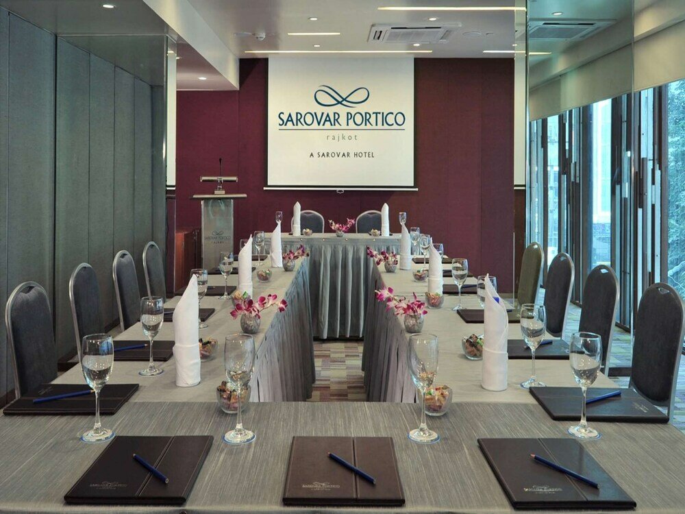 Фото Marasa Sarovar Portico Rajkot