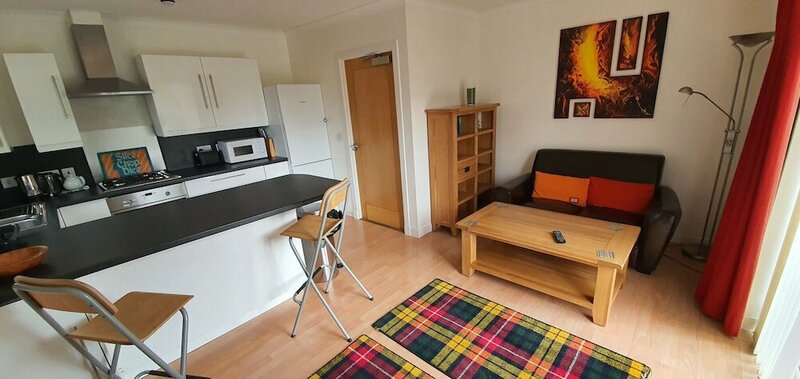 Гостиница Lovely, Light and Airy 1-bed Flat in Stornoway в Сторноуэе