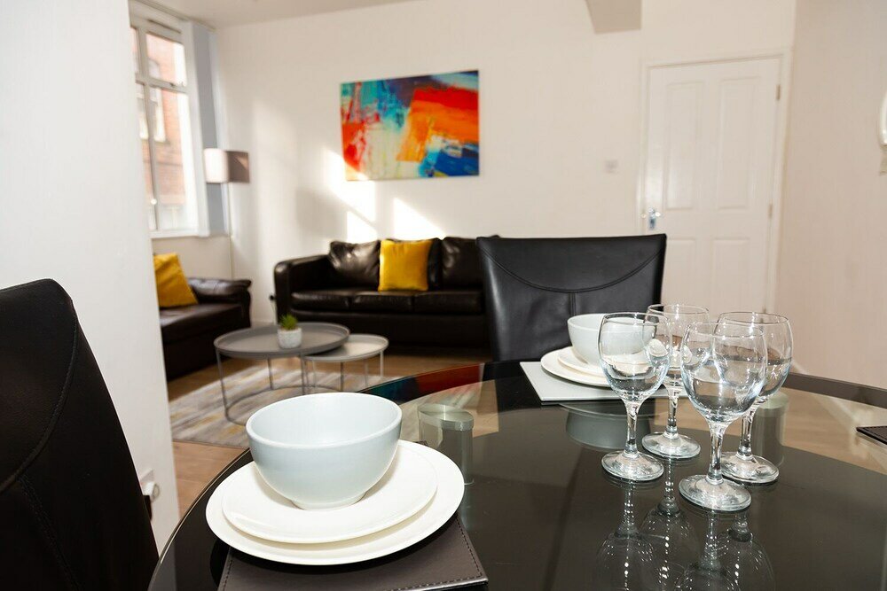 Фото Alexander Apartments Powdene House