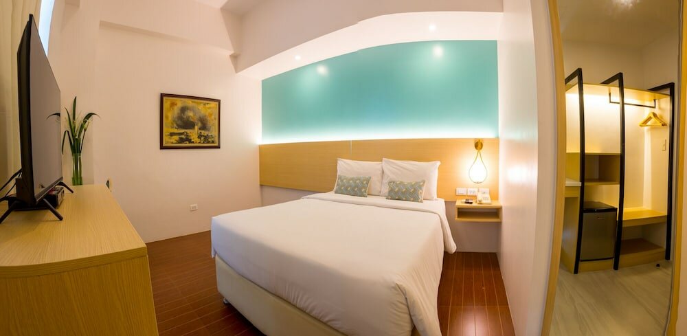 Фото Allure Hotel & Suites