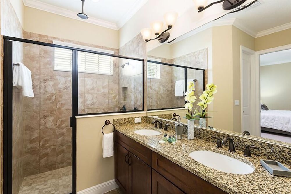 Фото 5 Bed 5 Ba Villa with Game Room, Pool & SPA