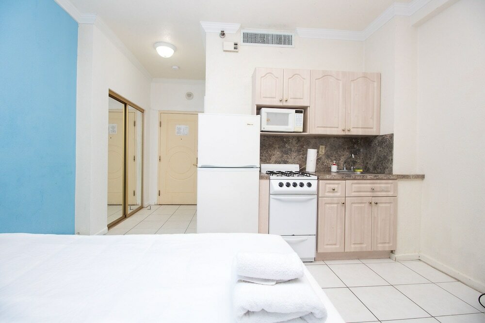 Фото 215 City View Hollywood Beach