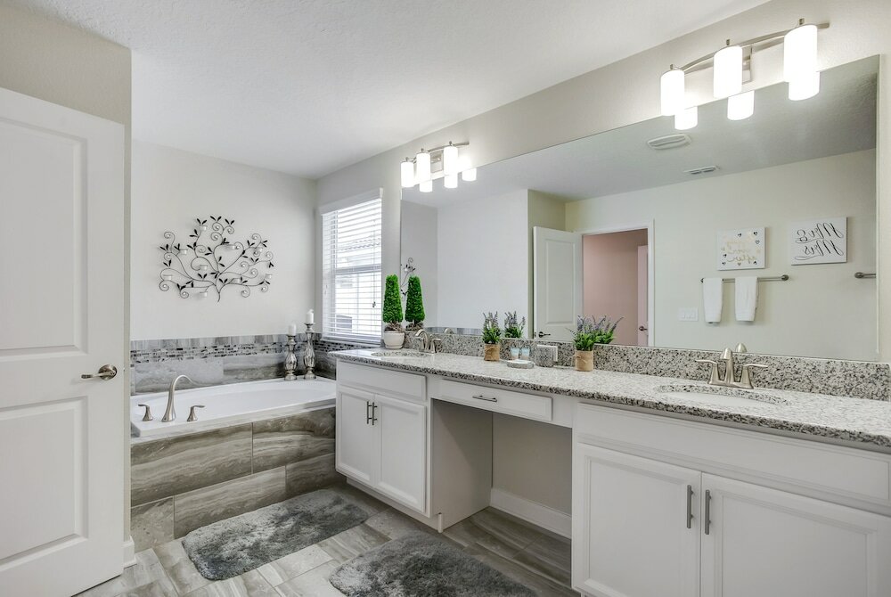 Фото 5 Bed 4 Ba Villa with Game Room, Pool & SPA