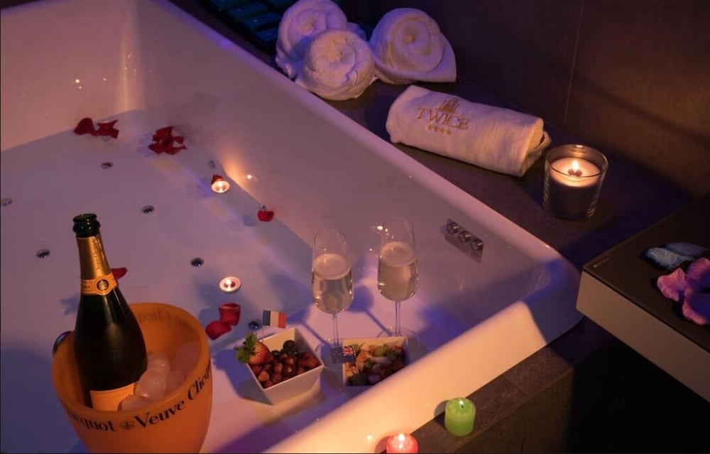 Фото Twice - Naples Duomo