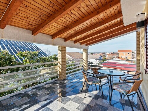 Гостиница Modern Holiday Home in Jasenice With Veranda