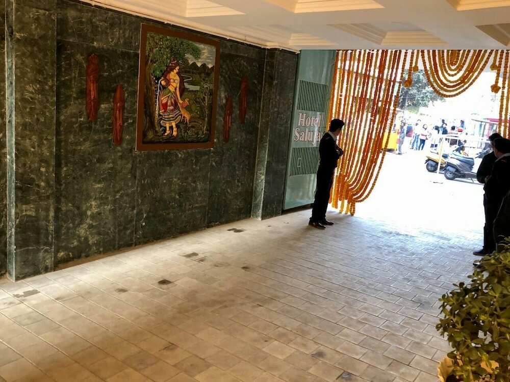 Фото Hotel Saluja