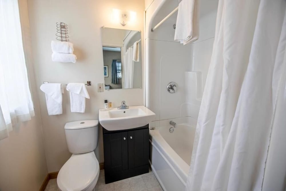 Фото Caswell Resort Hotel