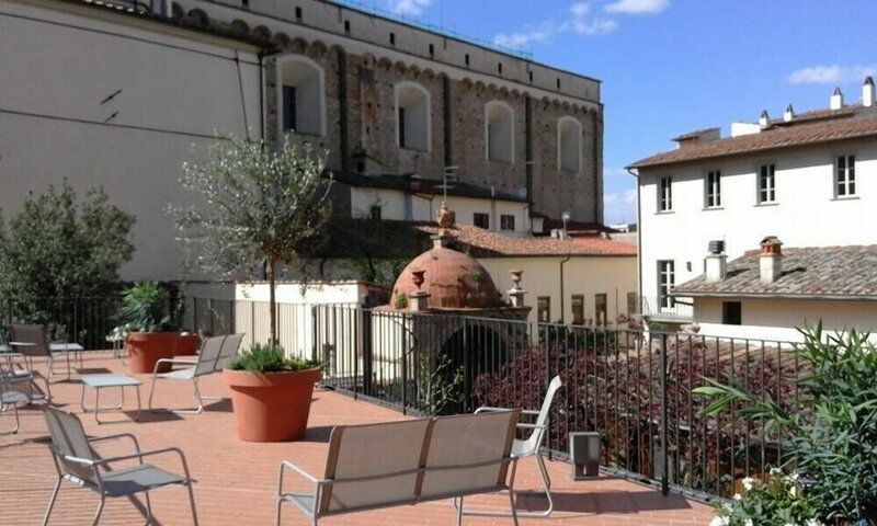 Гостиница Casa del Vescovo Authentic 1600's apt with Stunning Garden and Rooftop во Флоренции