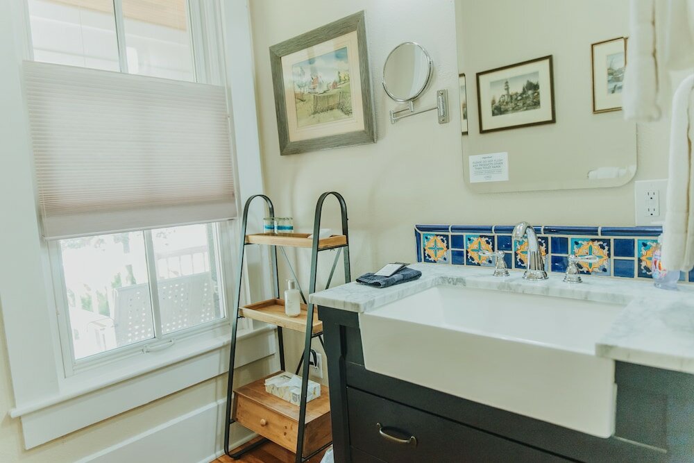 Фото Alpine Bed and Breakfast