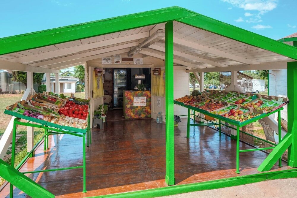 Фото Mediteran Mobile Homes Camping Park Umag