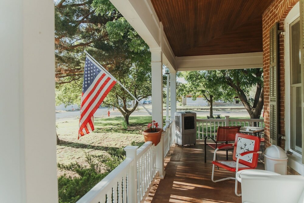 Фото Alpine Bed and Breakfast