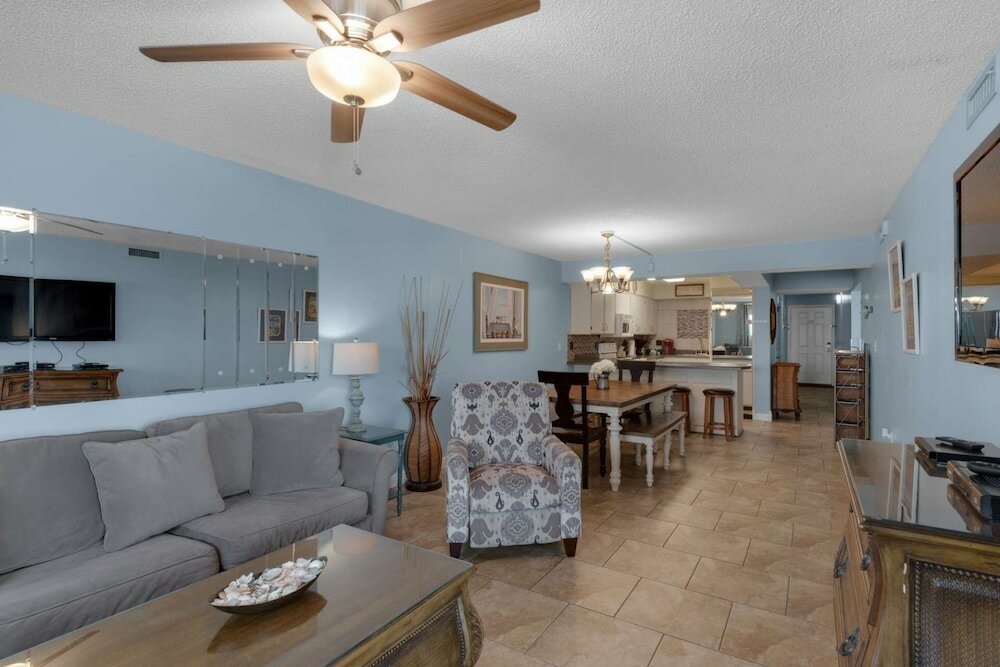 Фото Regency Towers 703