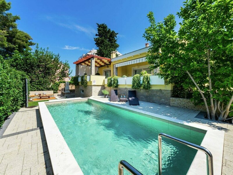 Гостиница Exquisite Villa With Private Pool in Zadar в Задаре