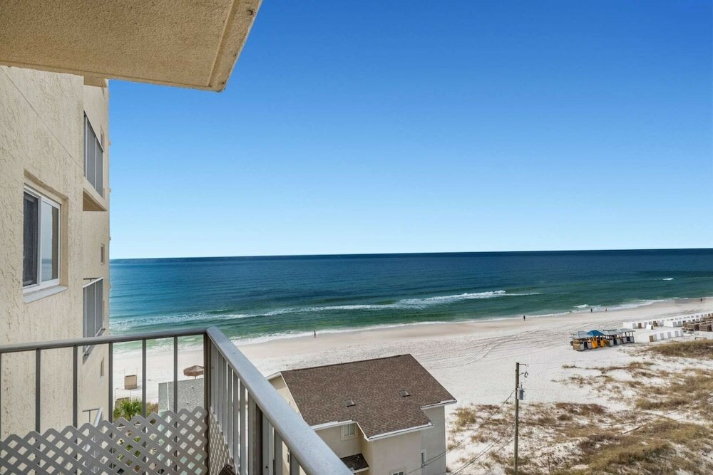 Фото Regency Towers 703