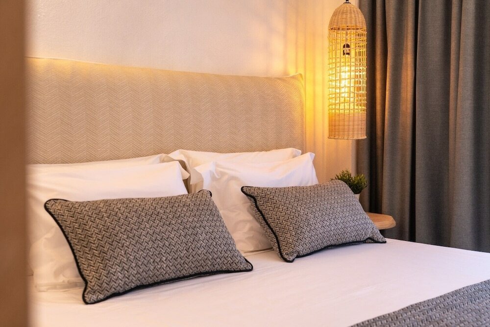 Фото Mirablue Luxury Residences