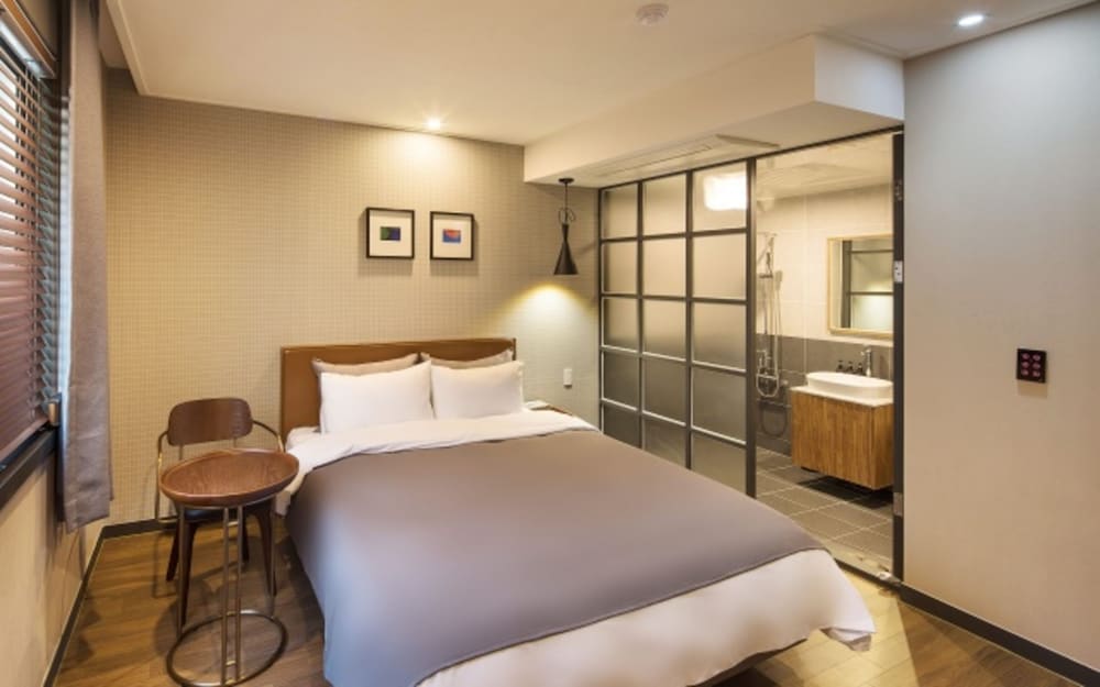 Фото Brown-dot Changwon Myeongseo Convention