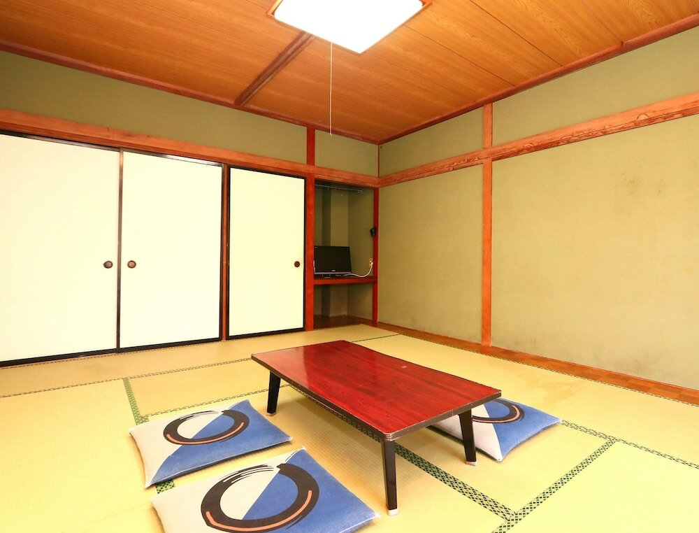 Фото Sports Inn Aoyama Dori