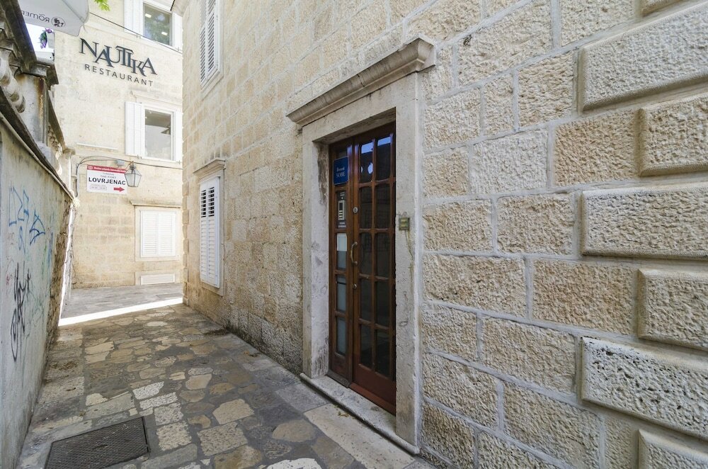 Фото Rooms Lovrijenac