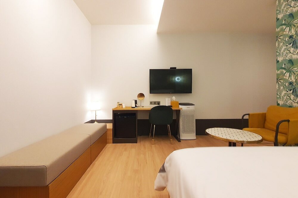 Фото Seven Bricks Hotel