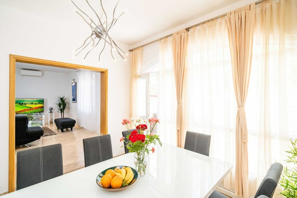 Фото Holiday Home King